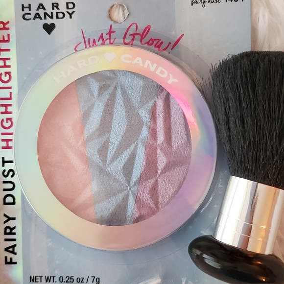 Hard Candy Other - Hard Candy Fairy Dust Highlighter & Kabuki Brush